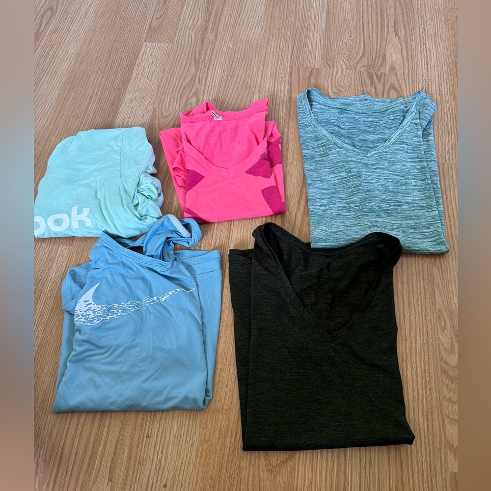 Shirt Bundle 25$!!! Brand name